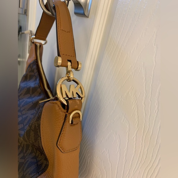 💛🤎Michael Kors handbag🤎💛 - Picture 2 of 7